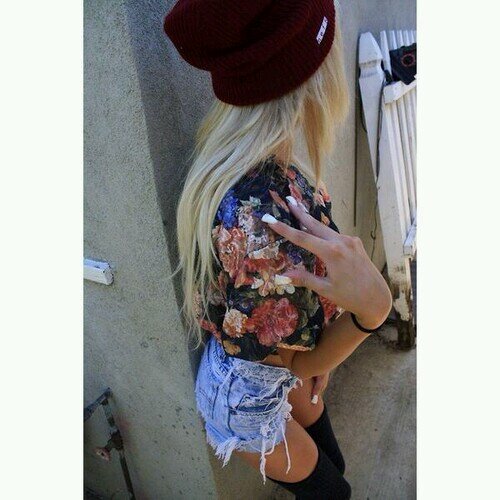 contact : damndatclothes@hotmail.com