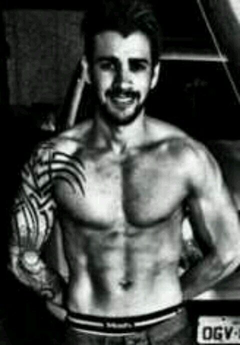 Esse twitter foi criado em homenagem ao meu Idolo meu amor e para as pessoas que amão o @Gusttavo_lima  ♥ Oficializado pelo Guuh no dia (11/05/11)