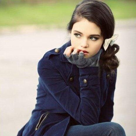 || 15. Hermana menor de William y Ella Herondale. || Galesa que causa furor.||Enamorada de cierto Lightwood.|| Dando guerra desde 1234.|| Una Herondale más. ||