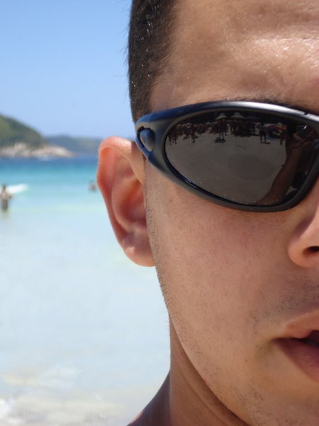 robert7lagoas's profile picture. Profissão: Especialista em não fazer nada e falar bobagens. Policial do Choque nos horários de diversão.