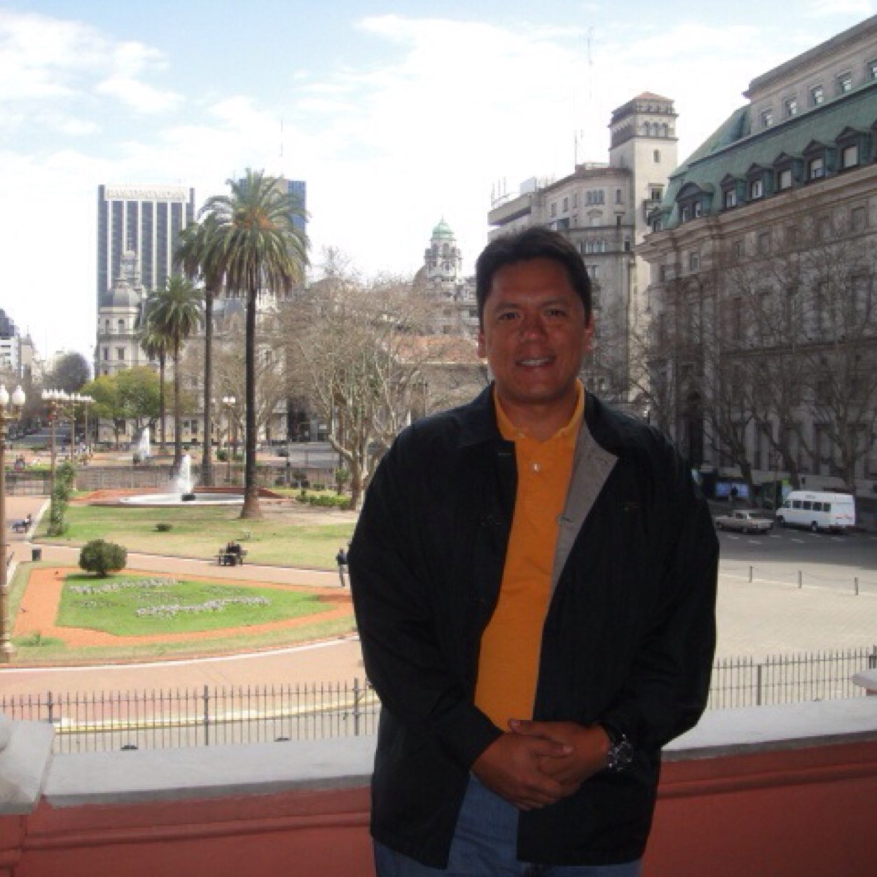 Ingeniero Civil. Miembro de la Junta Directiva de la Asamblea Nacional del Colegio de Ingenieros de Venezuela.