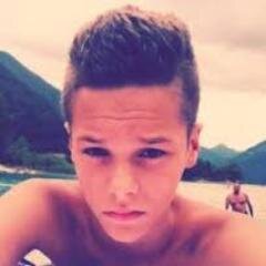Follow @DamienPleyers
