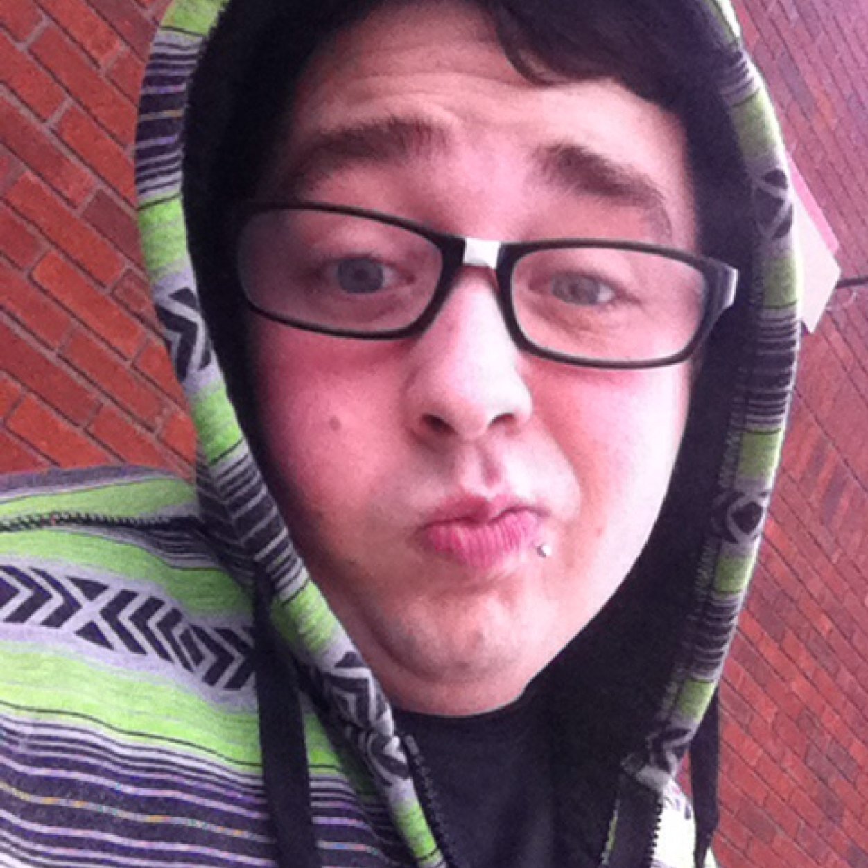 23 years old - #TeamGay #TeamSingle #TeamIphone #TeamCollege ❤