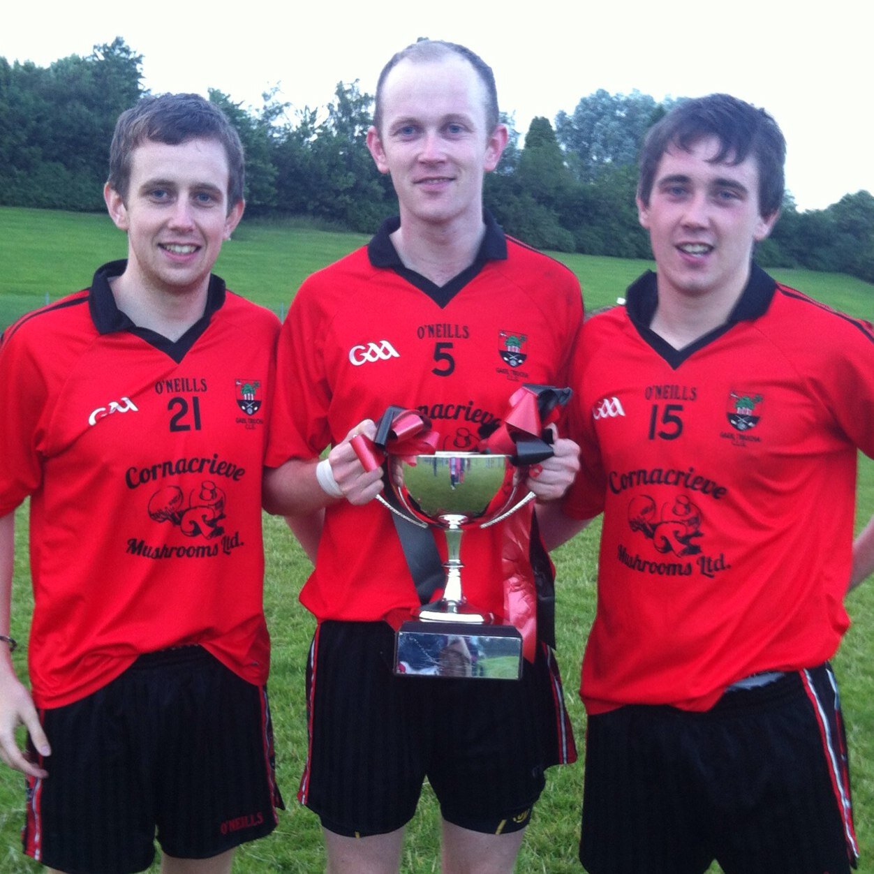 Play footy with Gaeil Truicha, support Man Utd, work for Monaghan County Council, love socialising.