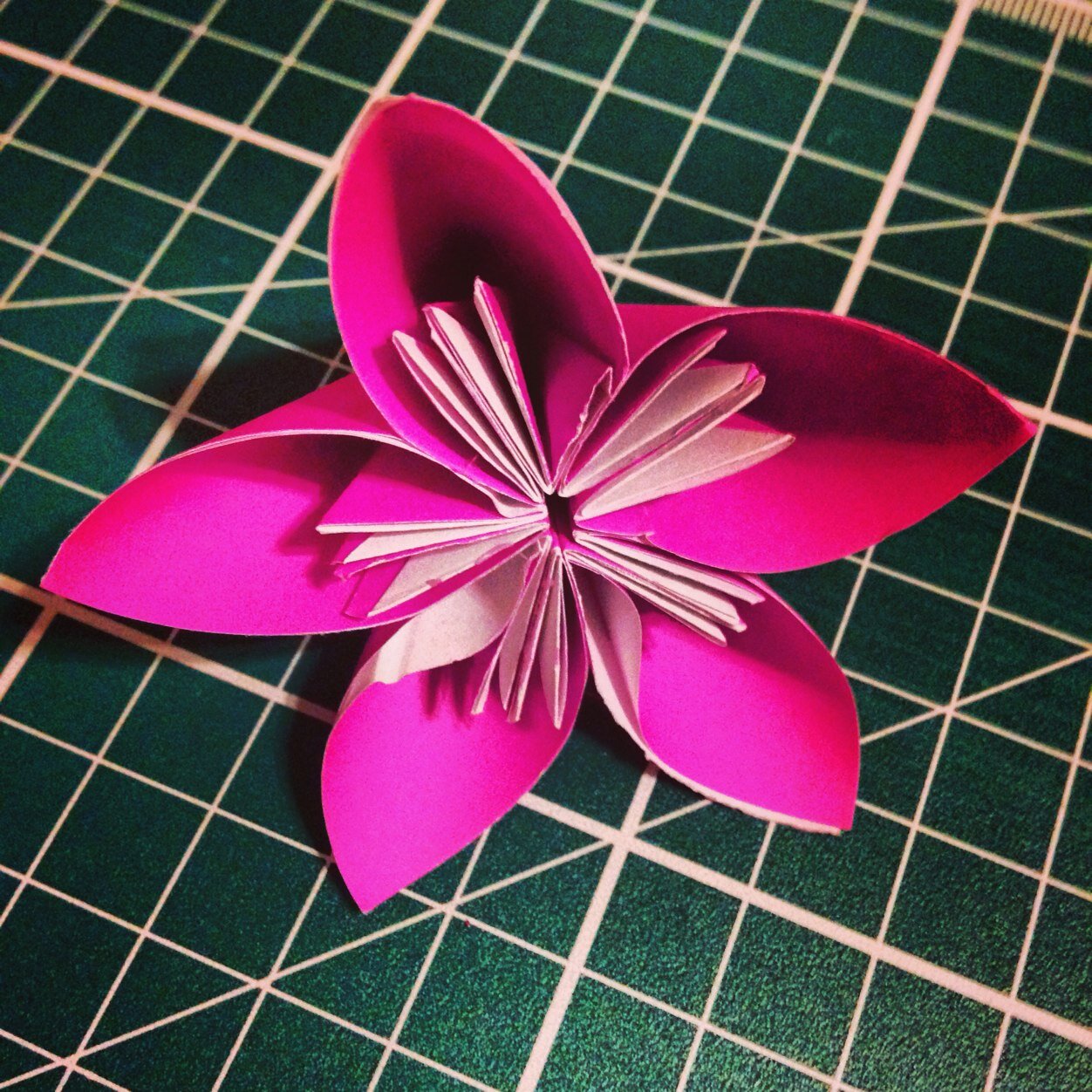 geekg1rl's profile picture. Bendy, aspie, bonkers. Like crazy, sexy, cool but differently. Depressed occasionally. But kinda super shiny happy when not.