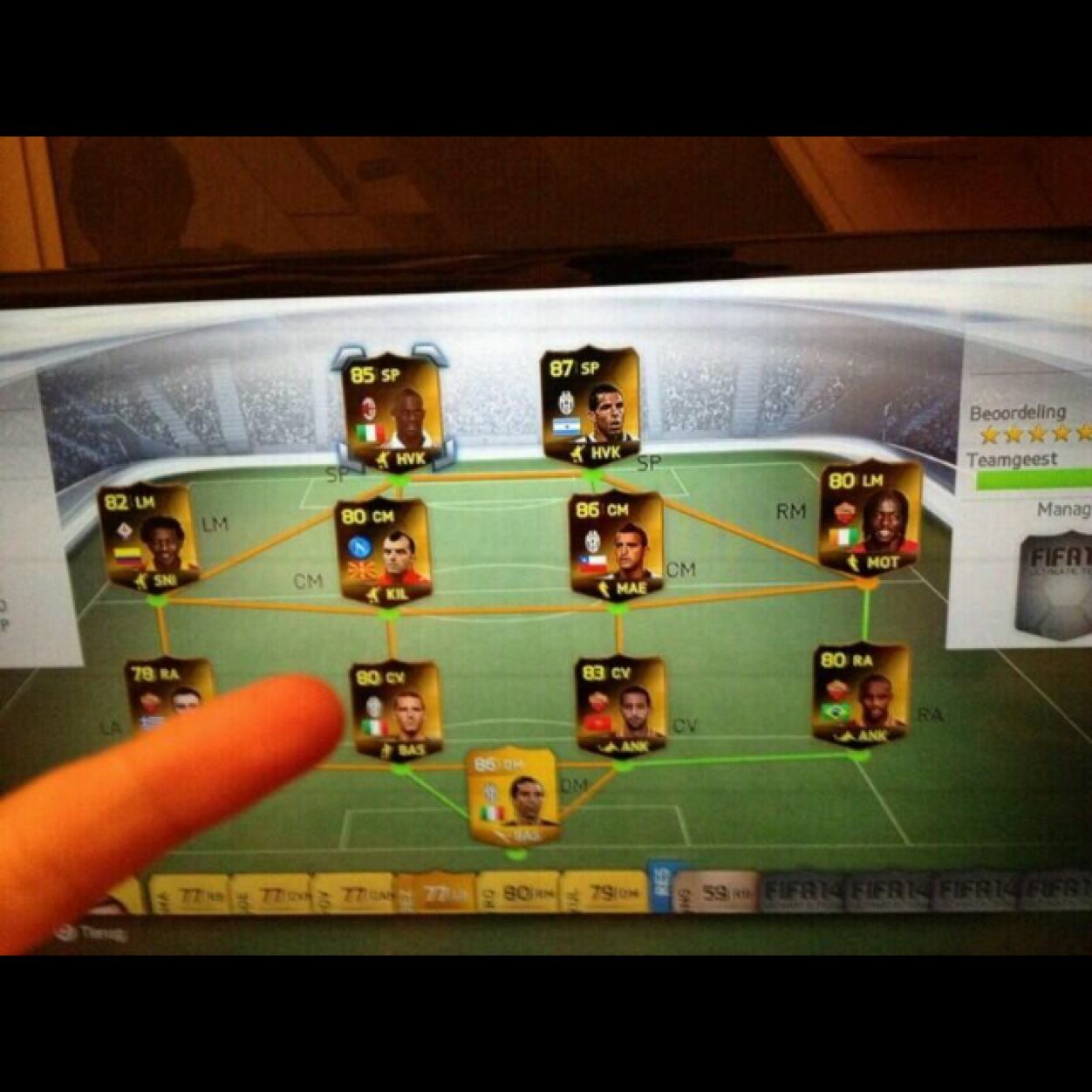 Verdubbelt coins 
Speelt wagers 
#no scam