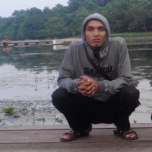 you'll never walk alone | peacelover | universal rasional | tetap islam | love music | masihSH | 1922 | traditiodern man |