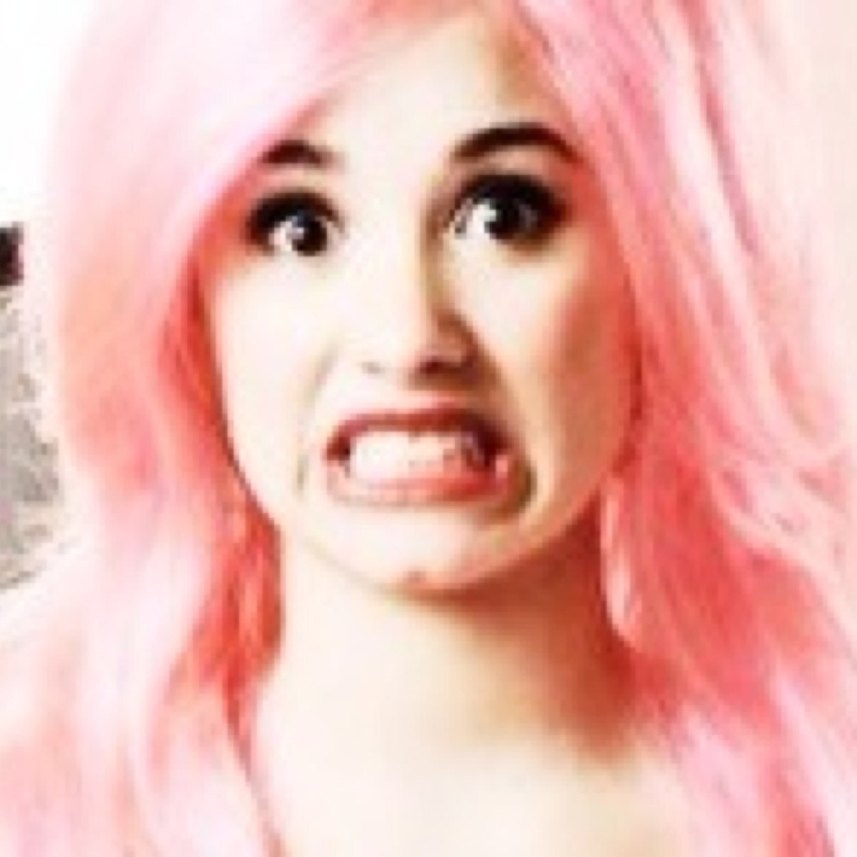 I just gave you a free follow, go follow @ddlourneonlight if you want me to follow you back just ask! x