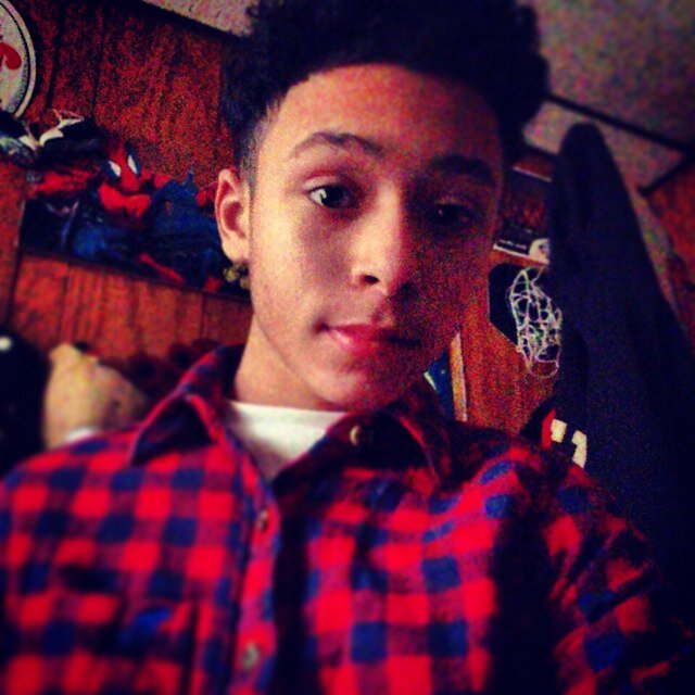 Fmoi@zeek_stay_schemin....Nov 3 scorpio ...and follow me and i follow back asap like rocky!!!!!!!!
