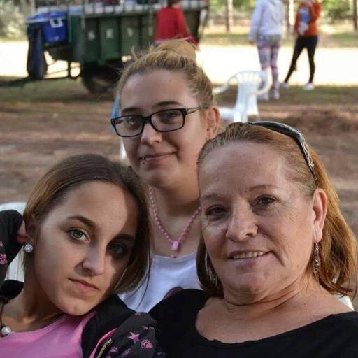 hola tengo una familia maravillosas (L) os quierooo(L)