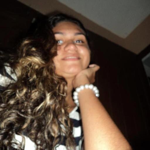 Sou como você me vê.
Posso ser leve como uma brisa ou forte como uma ventania,
Depende de quando e como você me vê passar.