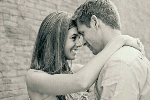 volg liefdesfoto's voor de mooist foto's     wie wil liefdersfoto helpen om meer volgens te krijg ?