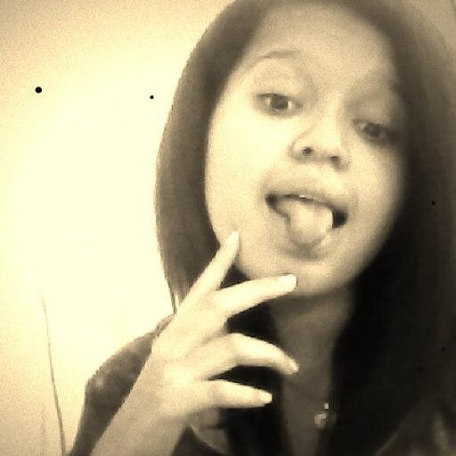 ''Ou você ri da vida, ou a vida ri de você''

Amo a fernanda, sempre me ajudando quando preciso. bjks @KarineXimendes