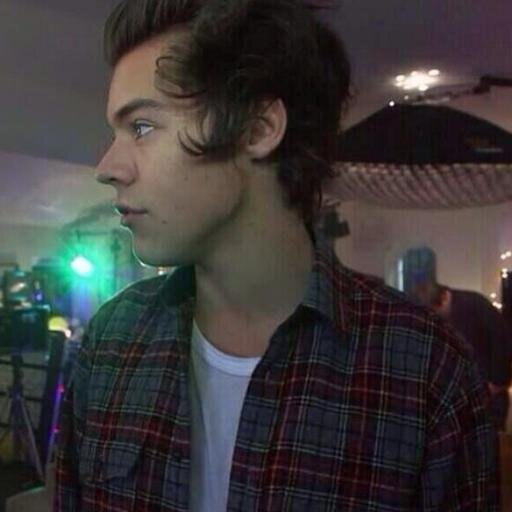 Hiiii. Free follow acc bc youre fab so go follow @cuddlemelirryx, she'll follow you too whooo