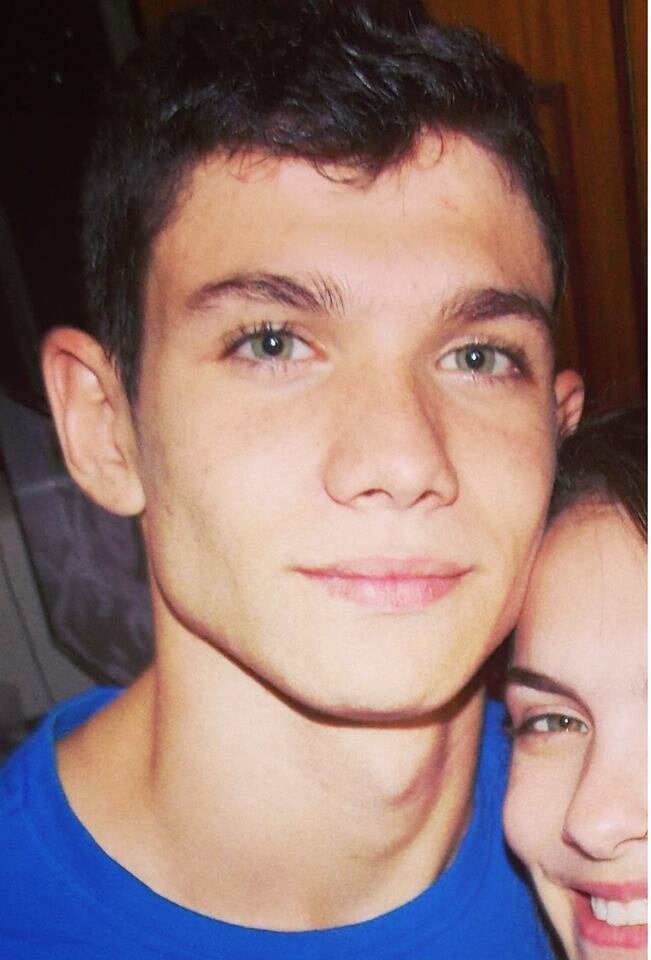 Viva pra ser feliz, não pra fazer os outros felizes =D          FODA=SE