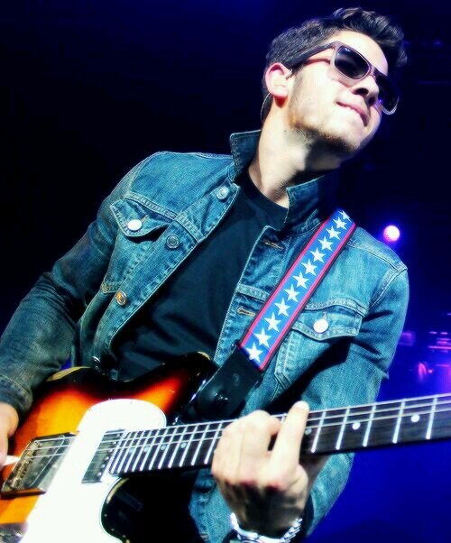 ILogeJonas013's profile picture. ~ Bristow VA 8/12/10 ~ Raleigh NC 7/31/13 ~ Garbo replied me 3/14/13 ~ Paris replied me 4/22/13 ~ Papa Jonas RT me 8/7/13 ~
Instagram: @miss_hunterxx   ♥