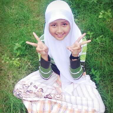 Jalan jalan ditepi pantai pemandangan teresa sagat indah.... I ♥ you