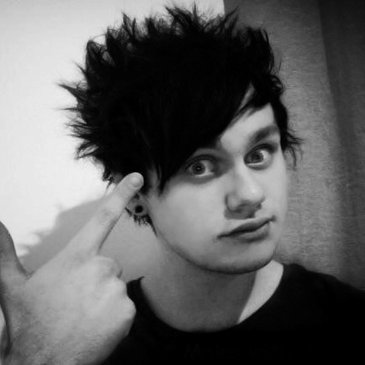 FREE FOLLOW BC ILYSM ~ follow me on my main account: @clxffordgirl