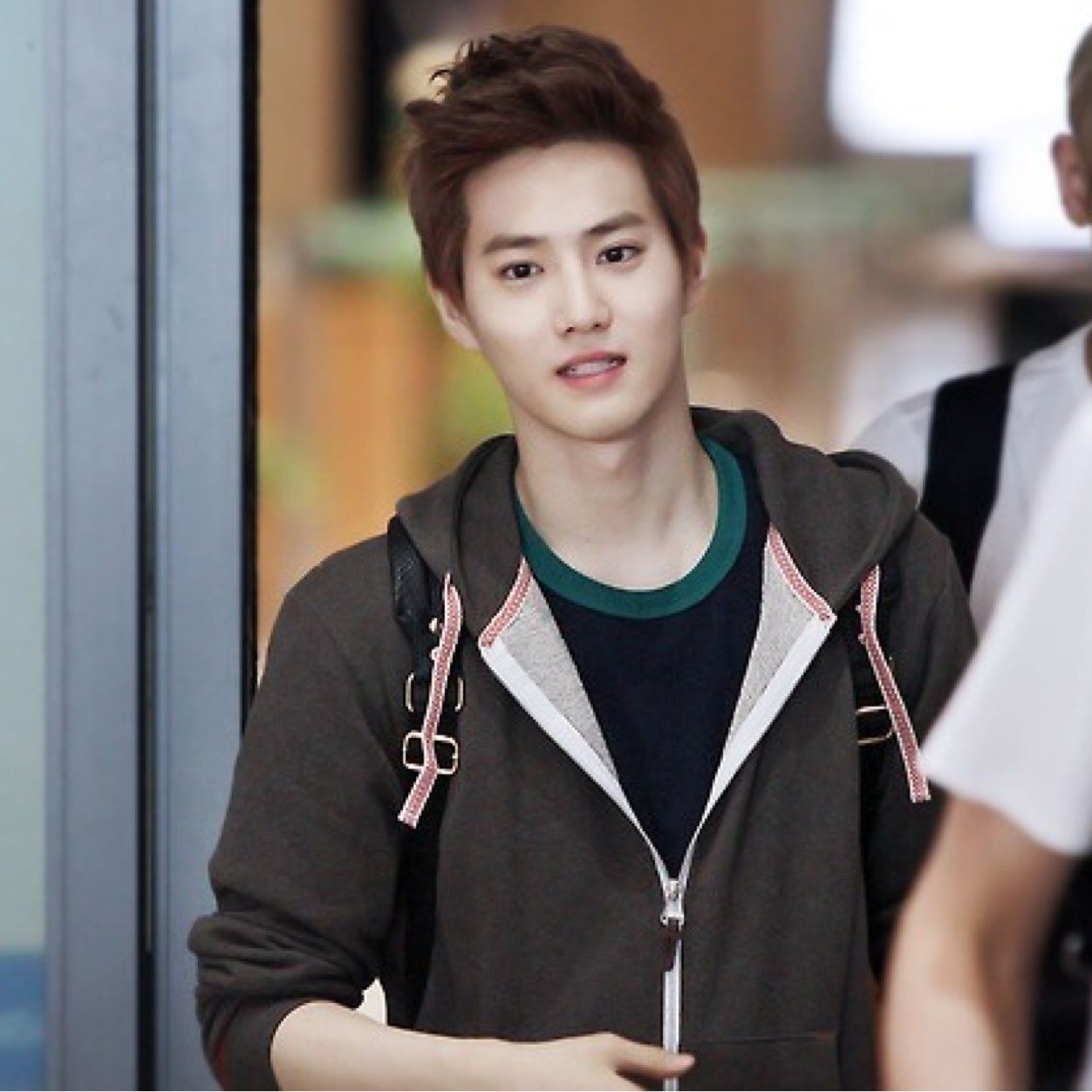 free follow from @suhoflakes. Follow @suhoflakes instead of this acc :D