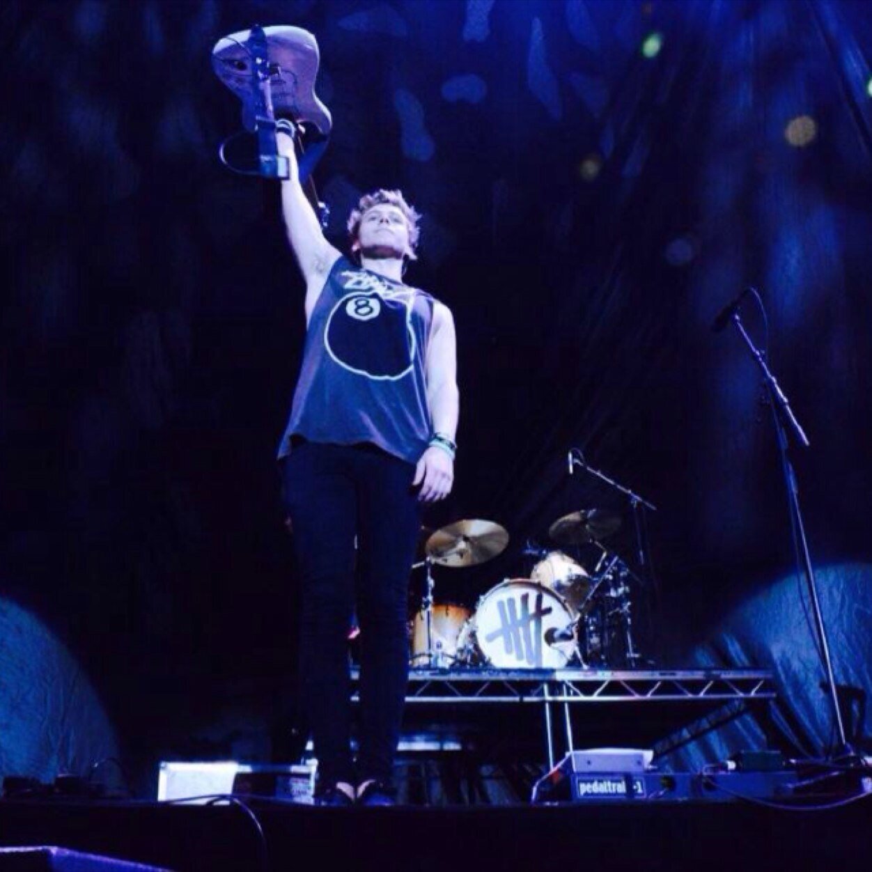 FOLLOW @letsnotcalum AND ASK FOR A DM TO JC, CAMILA, OR LUKE HEMMINGS