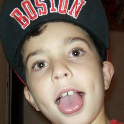 Hola me llamo lucas..Soy minero y me encantan los videos de Vegetta777.    Porfavor seguime vegetta777