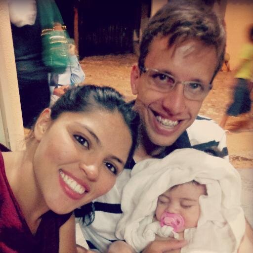 (: Serva, filha, irmã, amiga, menina, mulher, moleca, louca, anjo, chata, dramática, brincalhona, encantadora, sincera, espontânea, alegre, séria, sorridente :)