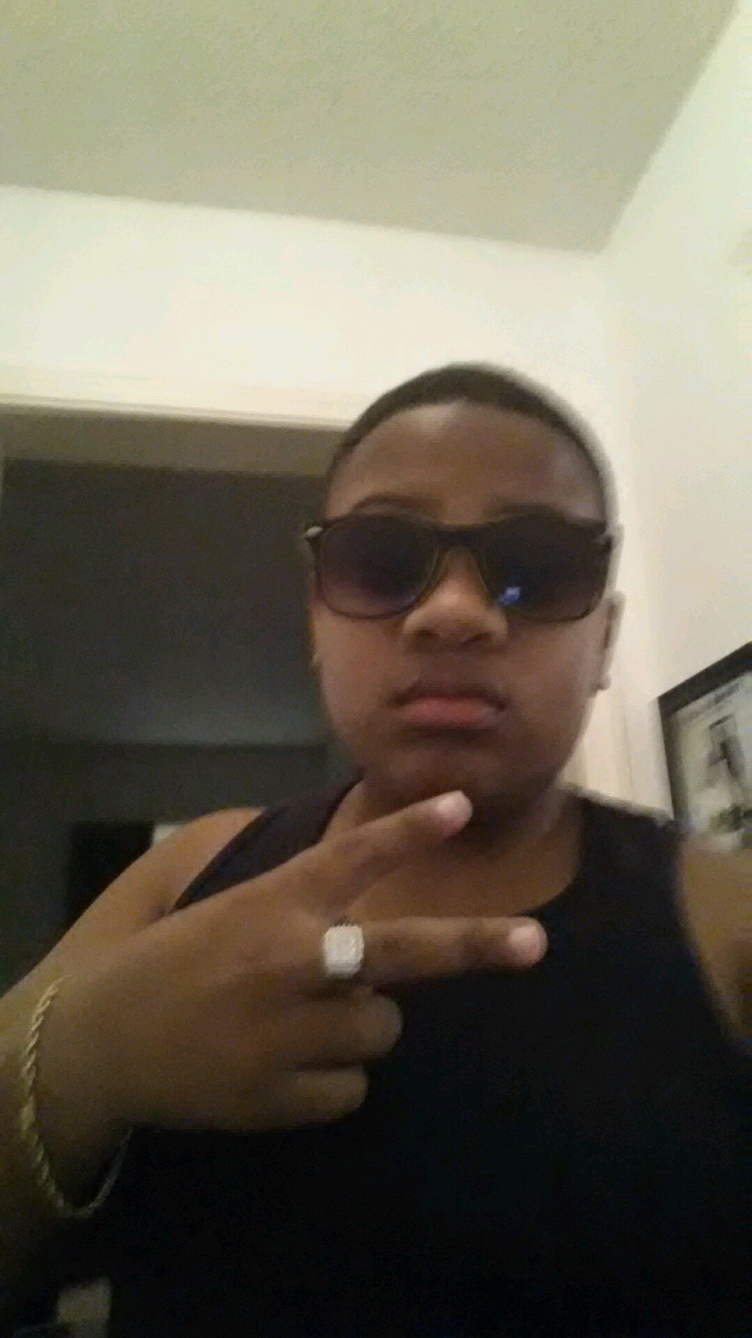 zachbarnes3's profile picture. singer/musician, short, cool, $ingle, kik: zachbarnes98, follow me on insta: zmb___