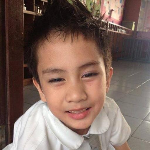 aq sayang Ayah Dan Ibu selamanya Dan tidak pernah meninggalkan agama ku sendiri, terutama aku paling sayang sama aa Richard Abraham