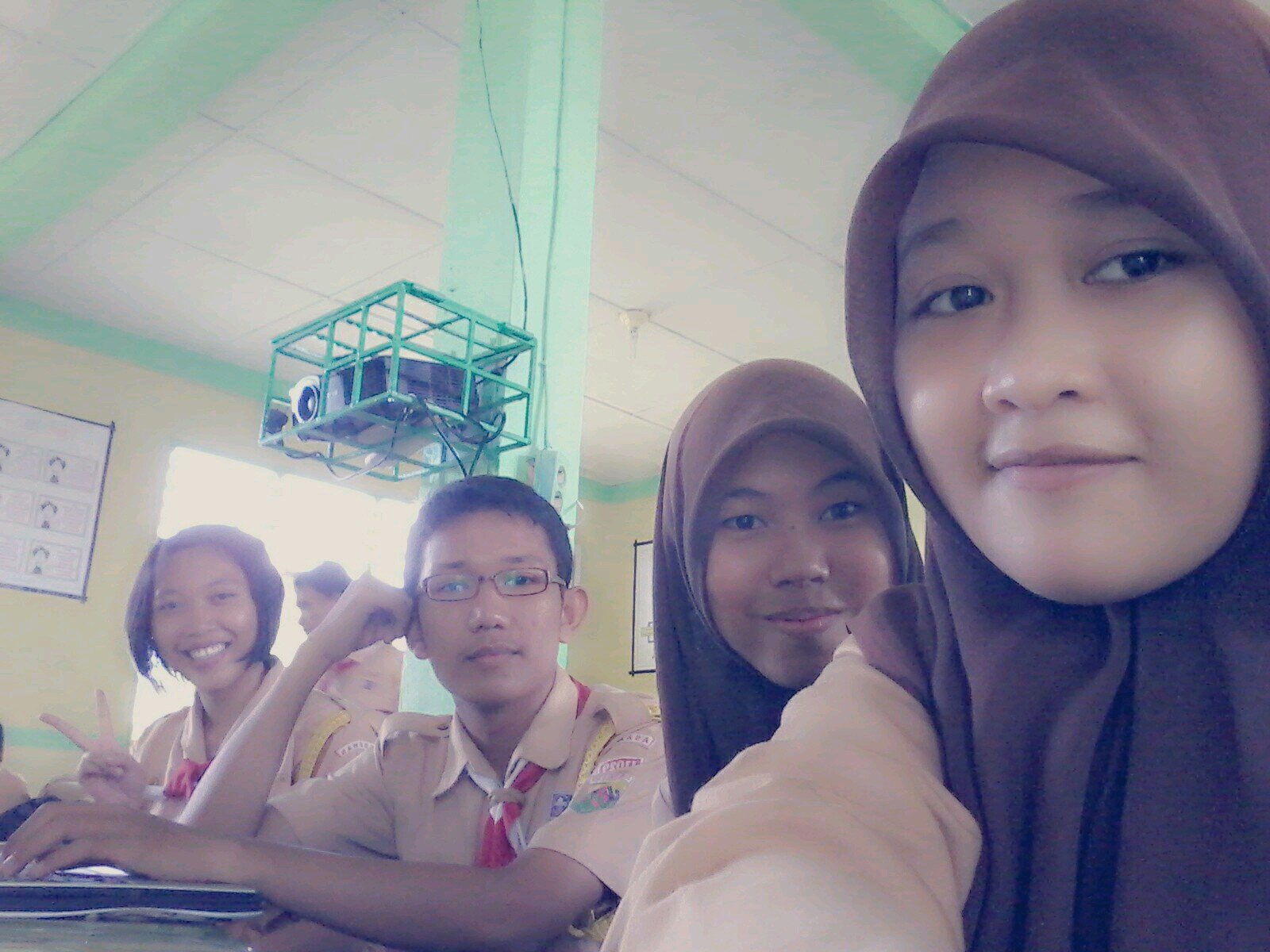 My name is rizky fadilah batubara | i am students at smansa kisaran ,, in class XII-IA1 (FASCIONE) ☺