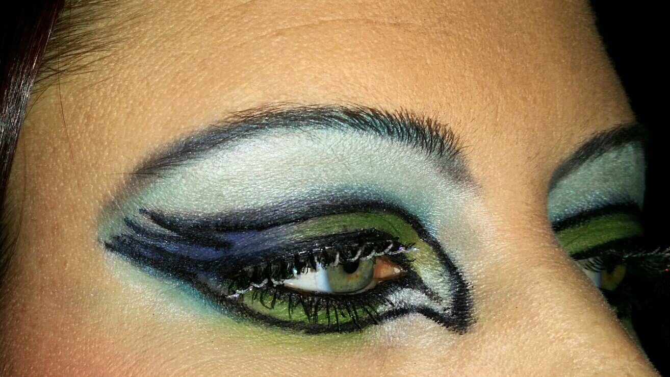 jenmatasich's profile picture. PNW weather obsessed girl with her own personal weather following peeps.