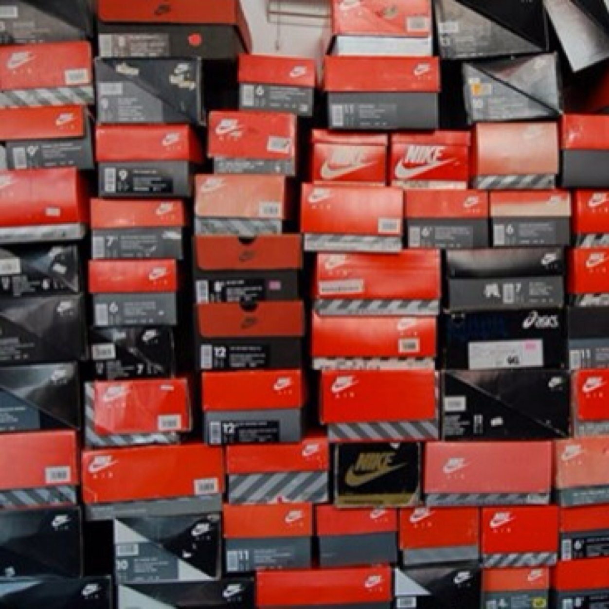 malambert's profile picture. MY LIFE. MY FILTER.