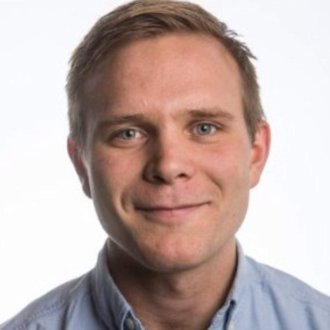 Oestli's profile picture. Mechanical engineer, Coffee, anything on water