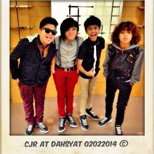 Hi ! We are Comate Malaysia ,  jgn lupa follow @coboy_jr @iqbaale @AlvaroMaldini1 @bastiansteel @teukurizky99  ~coboyjunior~
