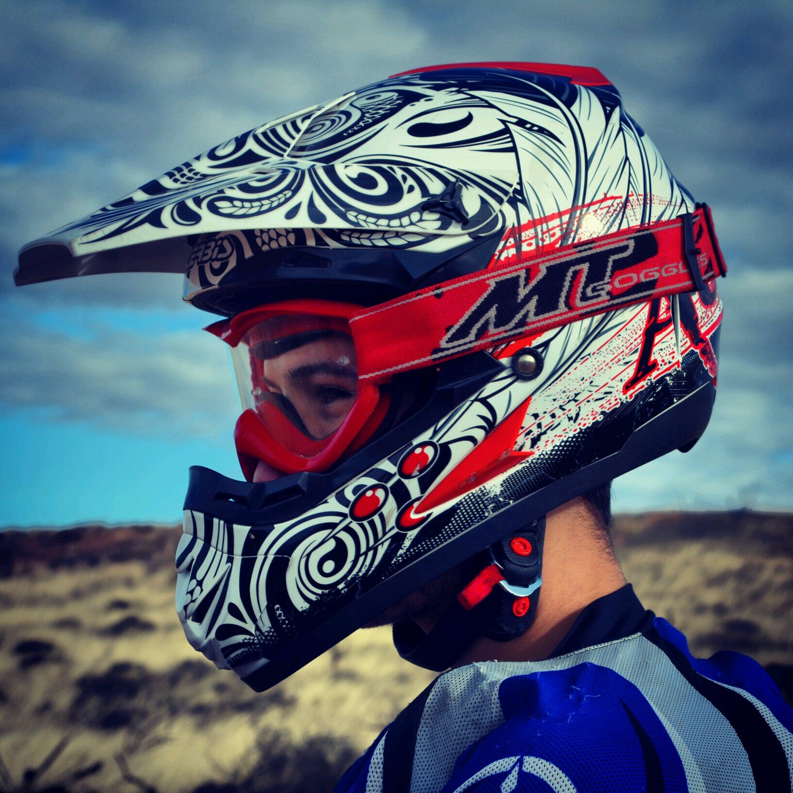 miguelcalatorao's profile picture. Deportista, enamorado de las motos.El amor es como una moto, la tercera persona no es necesaria o esta en un carrito