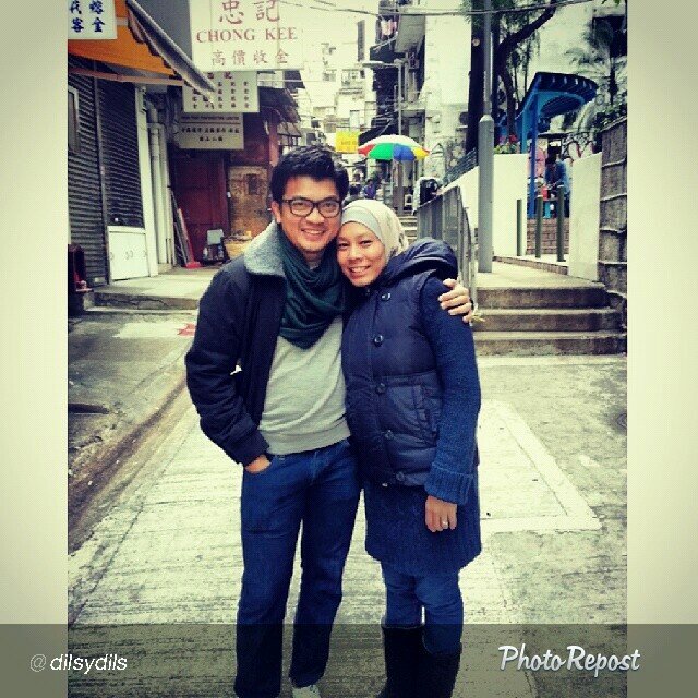 kamajohari's profile picture. peek a boo!