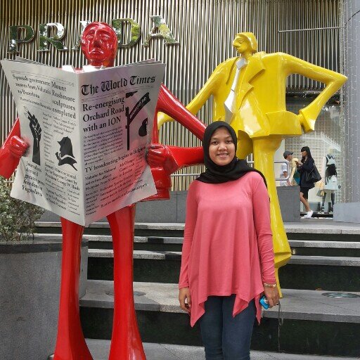 i am woman 22nd; Moslem; IPB'07 and love music (^-^) my life is an adventure :D
