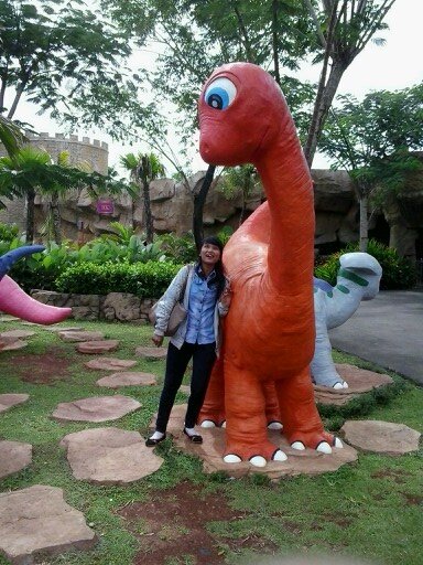 MEISYAMELIA's profile picture. Live goes on