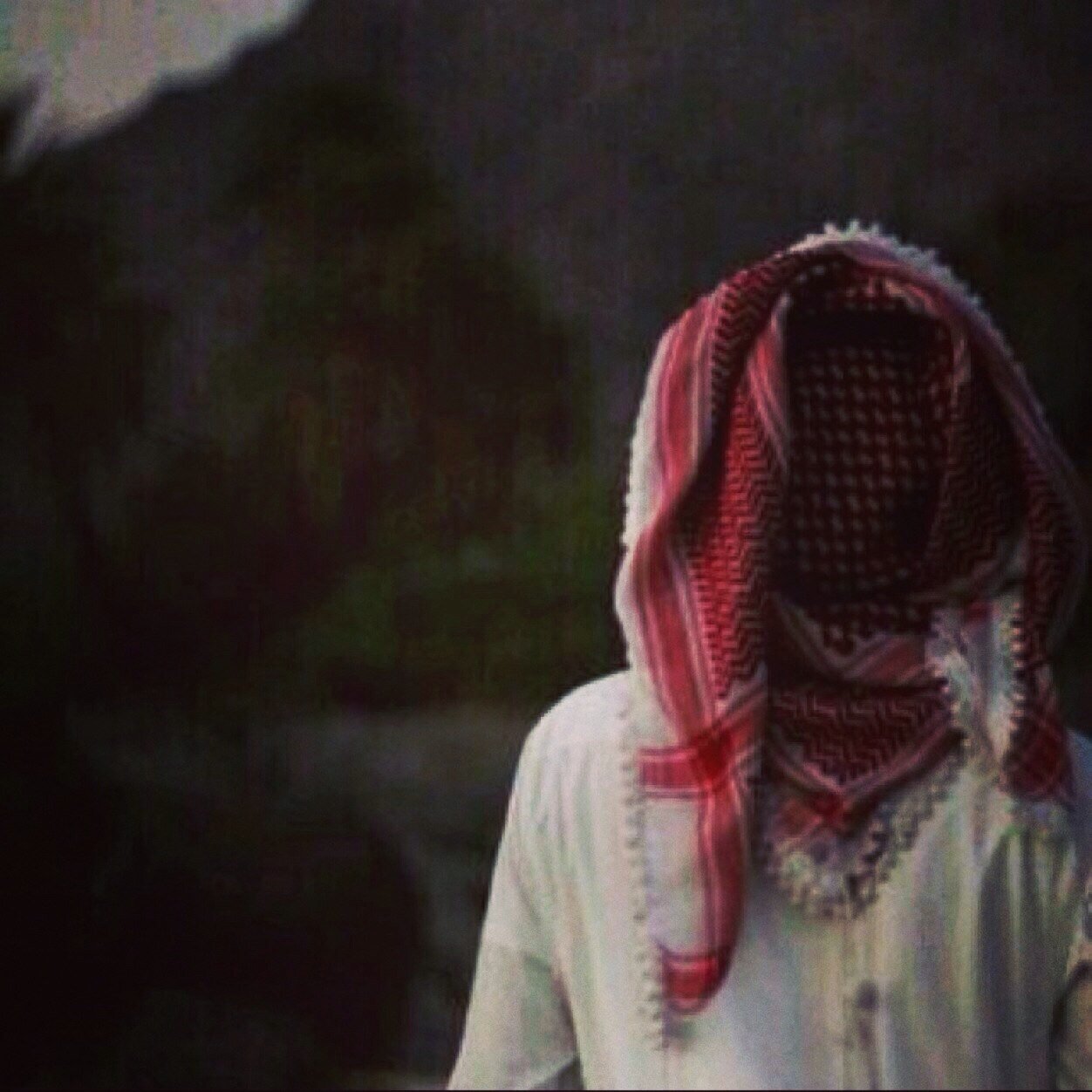 بالكتابه اصبحنا اصدقاء لبشر لم نلتقي بهم ابدا .. الشرقية ❤️