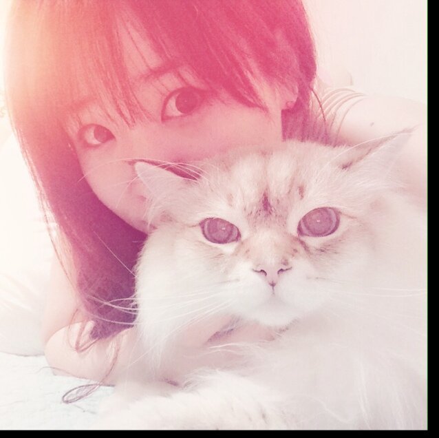 hisabin's profile picture. 달달함 중독/까칠 라온냥의 누나/제멋대로 기획MD/매일 닭님❤/이상은 섹쉬.현실은 코믹녀/의외로 살림꾼/착한 B형/긍정.이상주의자!