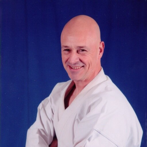 Enseignant en karaté self-défense Krav-maga kobudo et kobudo à vocation sportive. Philippe Bouvier est 7ème dan FFK et est titulaire d'un Diplôme d'État.