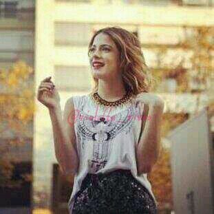 violetta_vivoo's profile picture. Twitter OFICIAL por @TiniStoessel {Alba me sige desde 5/11/13 1 RT de Mechi& @RodriPedreira } Del espejo al ¡EXITO! Todo sobre Tini El amor no se evita!