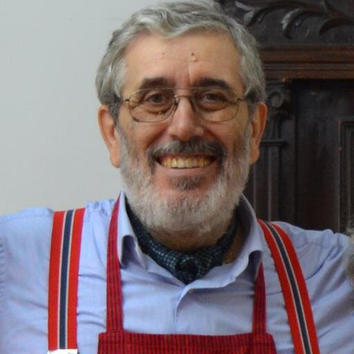 Cultore del mangiar bene. 
Fondatore nel 2005 della Bologna Cooking School. 
Proprietario del B&B ABC Bologna (chiuso nel 2020) 
Fotografo da una vita, Blogger