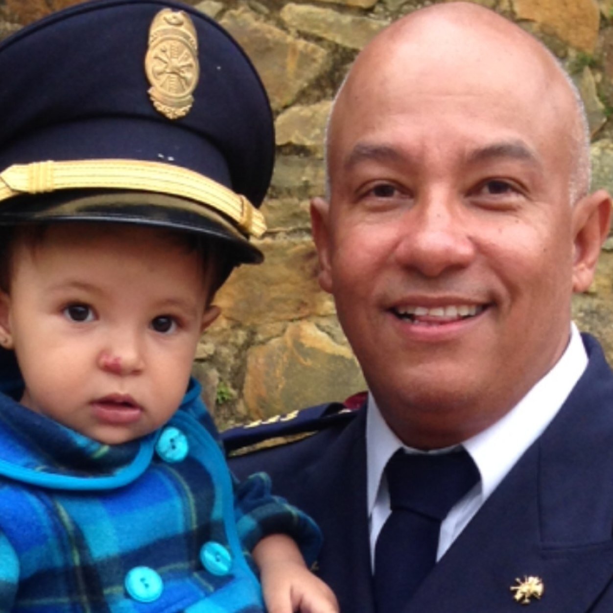 AlvaroArango2's profile picture. Padre de Isabella, Psicólogo, SST, APH, Consultor en Gestion del Riesgo. “La vida es demasiado corta para ser mediocre” Paul Henrich Dietrich. AAAA