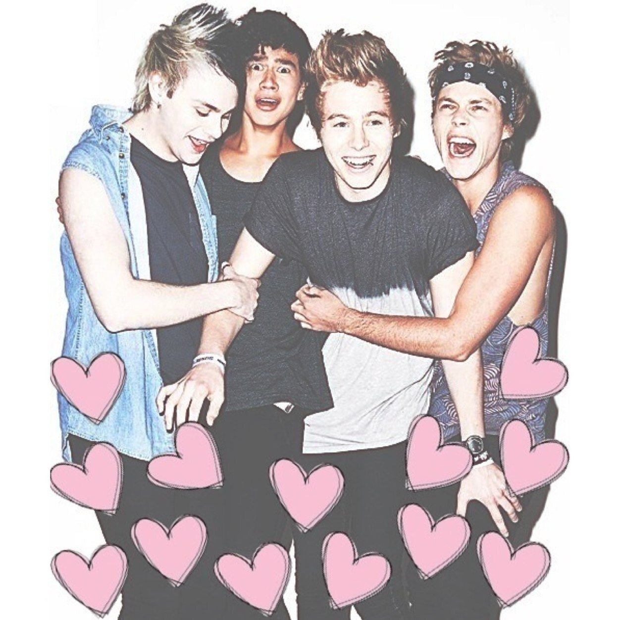 follow @paynoxhemmo bc ilysm :-)