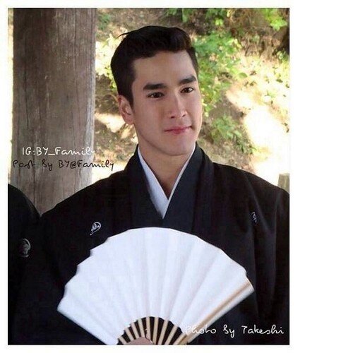 ริว โอะนิซึกะ เป็นผู้ชายที่ไม่ไยดีกับความรัก จึงไม่เคยสานความสัมพันธ์กับมายูมิ แต่ลับหลังกลับแอบติดตามข่าวคราวของเธออยู่เงียบ ๆ @Mayumi_TRSS เป็นแค่บอทนะครับ :)