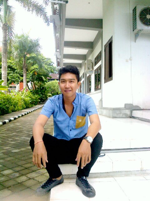 i am balinese people // fresh graduated at tourism faculty // singaraja // denpasar // gianyar // maret 91 // AAIP ♥