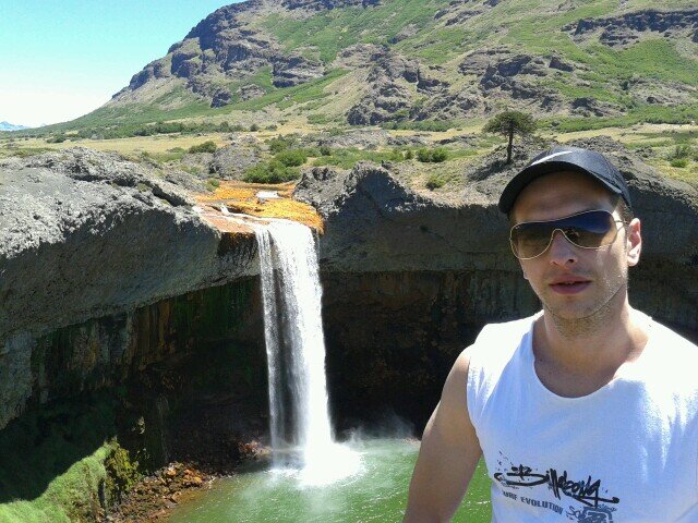 RichardManis_ok's profile picture. Solo el amor crea.                                                        Cantante, Actor, Bailarin, Docente.