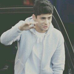 hii, follow me on @lousterdam? thanks ily till death xx