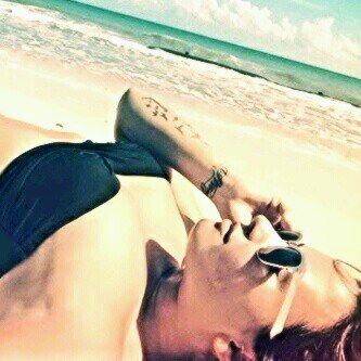 stay strong escutando sunset blvd