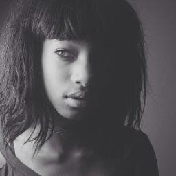 you are  willow smith ,soy dy  cabalasas -california,,pais   jada smith,wil smith,irmao jaden smith,  trey smith
